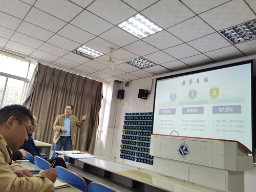 与学院老师分享经验