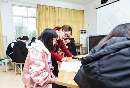 郭恩平 郭恩平