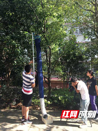 BB贝博艾弗森大学生研发“摘果神器”