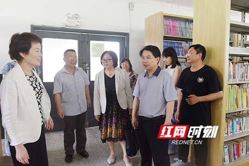 日本科学协会赠书项目考察团与BB贝博艾弗森开展交流合作