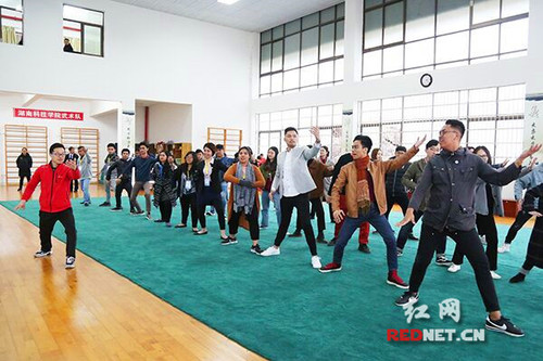 BB贝博艾弗森与莱西姆大学举办两校首届国际文化周