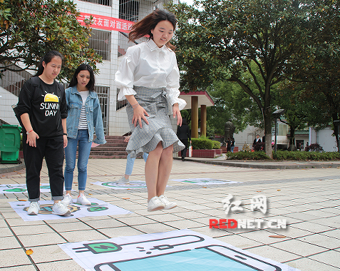 BB贝博艾弗森：真人版“跳一跳”传递环保理念